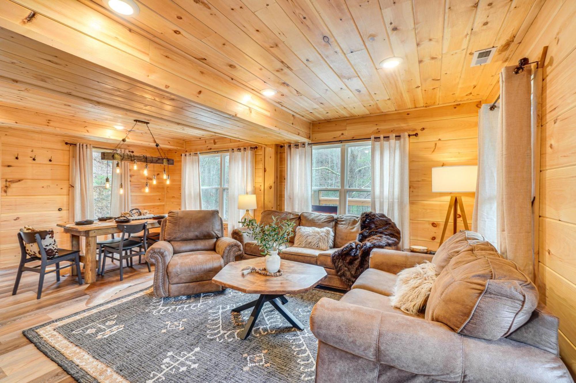 Cozy Sevierville Cabin With Hot Tub And Game Room! 비둘기 포지 외부 사진