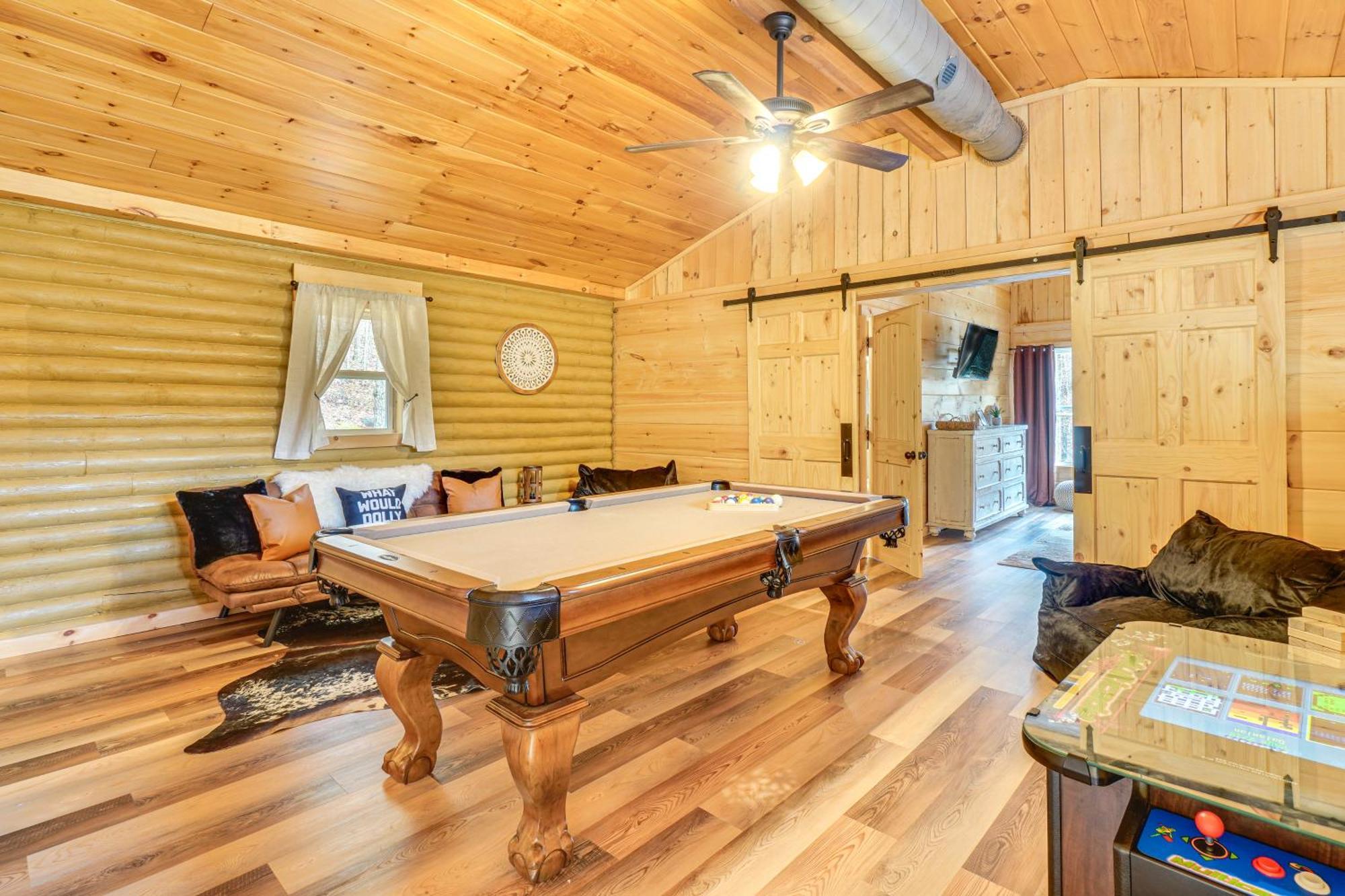 Cozy Sevierville Cabin With Hot Tub And Game Room! 비둘기 포지 외부 사진