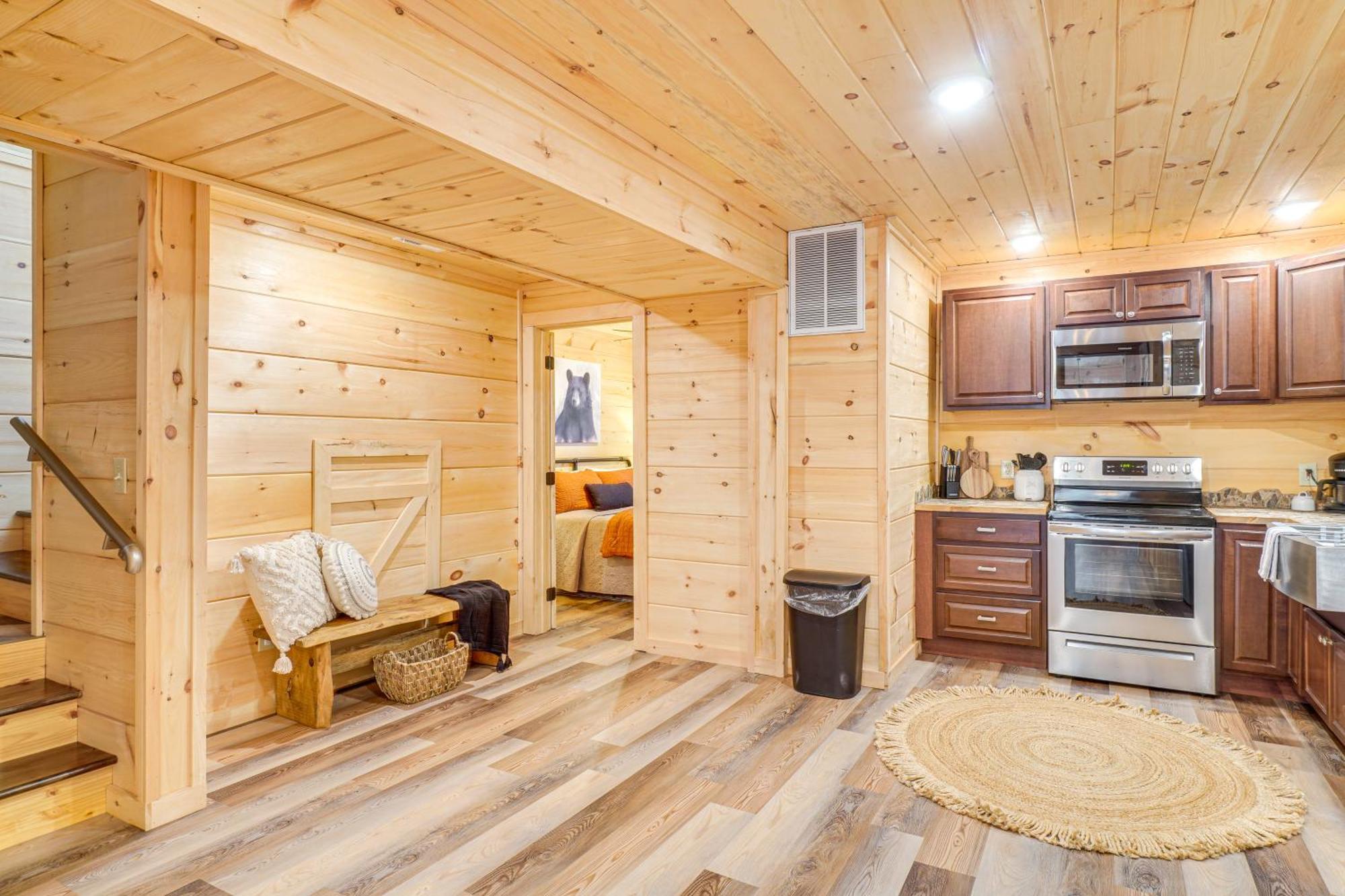 Cozy Sevierville Cabin With Hot Tub And Game Room! 비둘기 포지 외부 사진