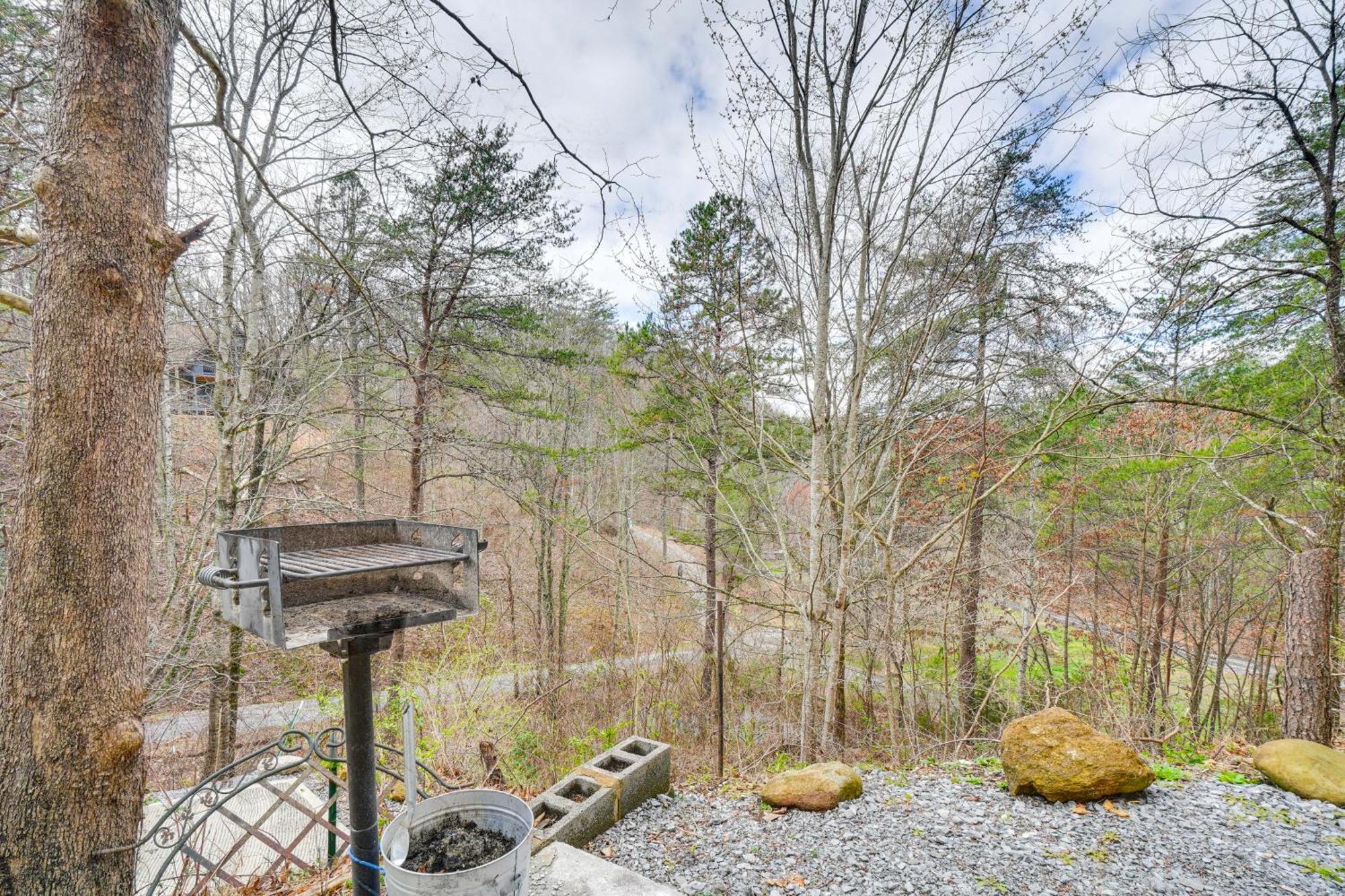 Cozy Sevierville Cabin With Hot Tub And Game Room! 비둘기 포지 외부 사진