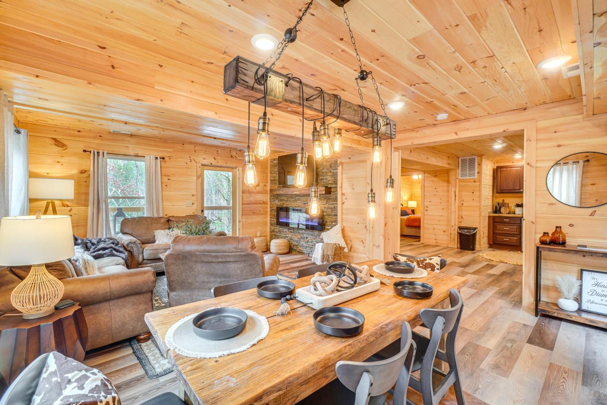 Cozy Sevierville Cabin With Hot Tub And Game Room! 비둘기 포지 외부 사진