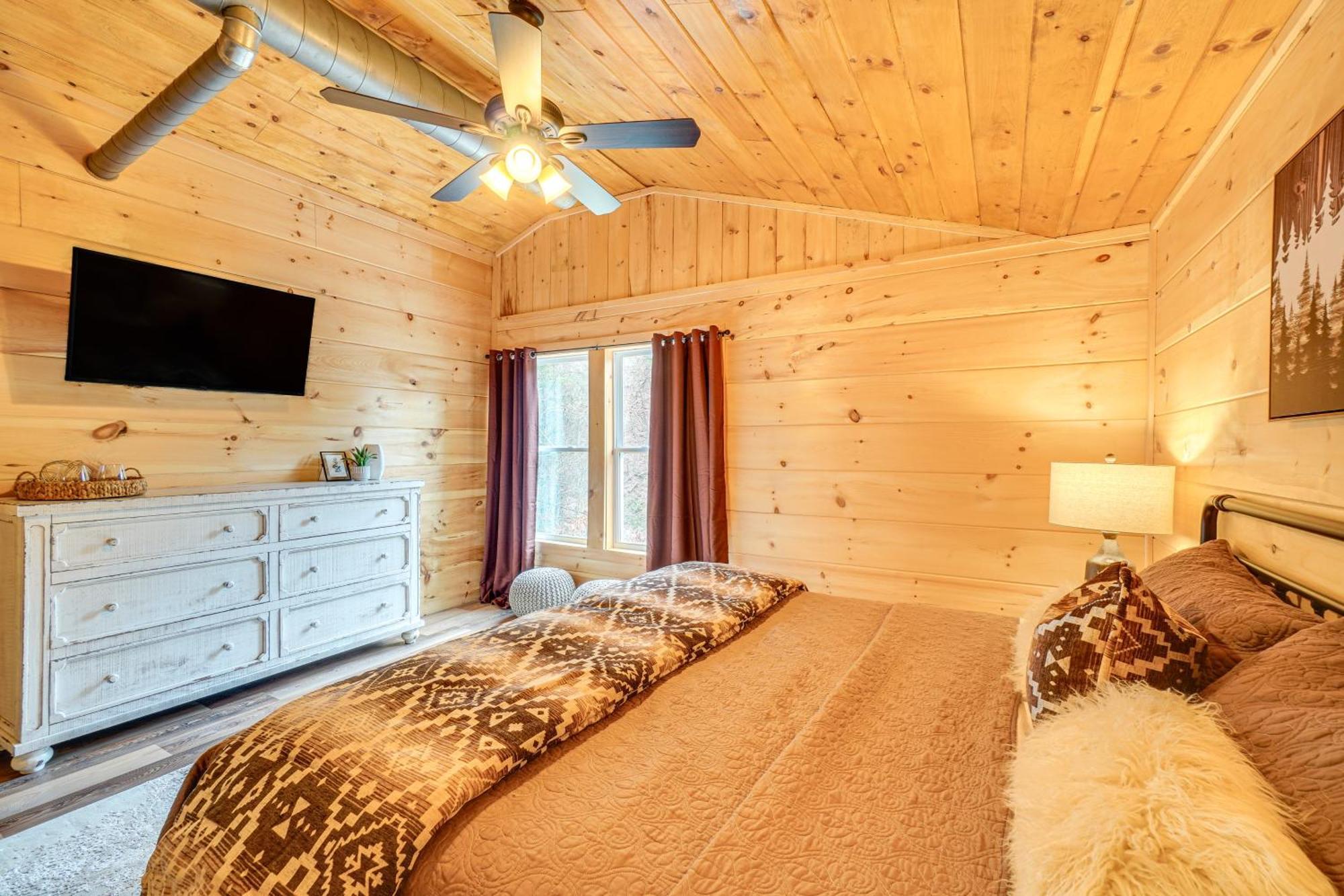 Cozy Sevierville Cabin With Hot Tub And Game Room! 비둘기 포지 외부 사진