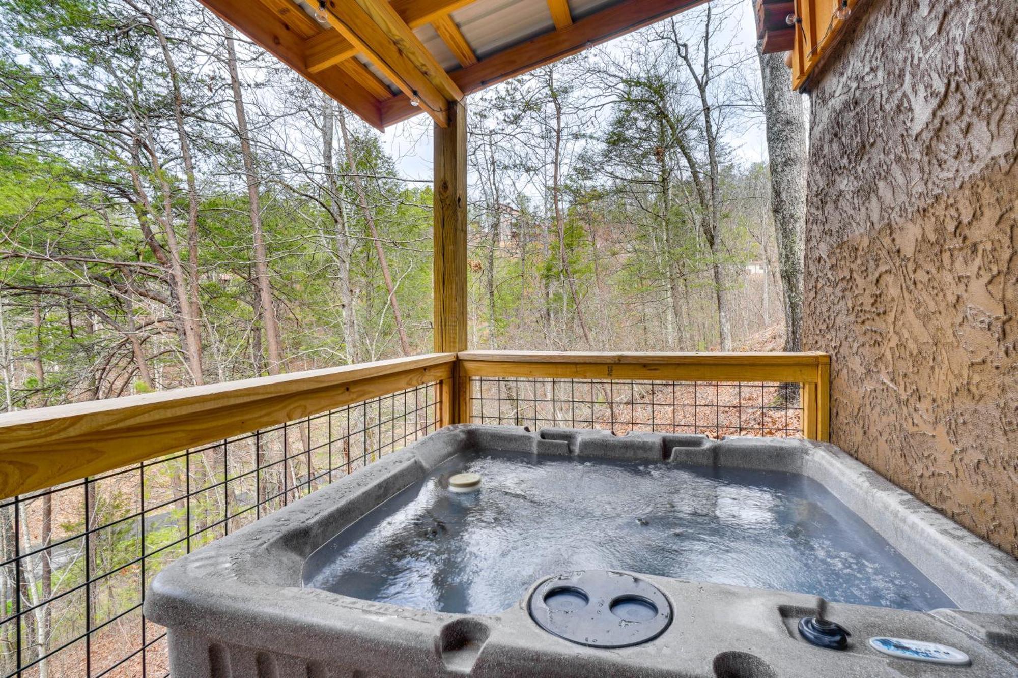 Cozy Sevierville Cabin With Hot Tub And Game Room! 비둘기 포지 외부 사진